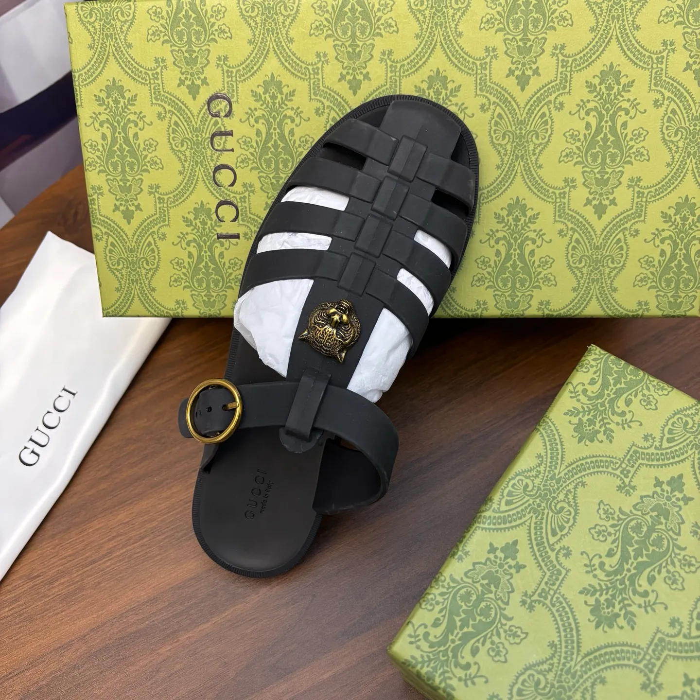 Men's shoes 260💰 [Gucci] Counter quality, top-quality original goods, real photos! Original TPU material, fine workmanship, comfortable; genuine 1:1 replica Size: 36 ~ 46 Half drag: 38 ~ 45